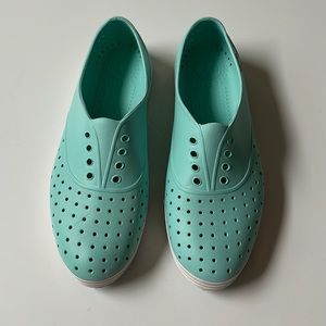 Native Women’s Seafoam Green Jericho Slip-Ons Sz 9 Lightweight Water Shoes Comfy